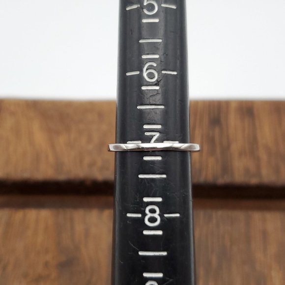 Size 7 925 Sterling Silver Beautiful Blue And Clear Cubic Zirconia Halo Ring - Picture 7 of 9